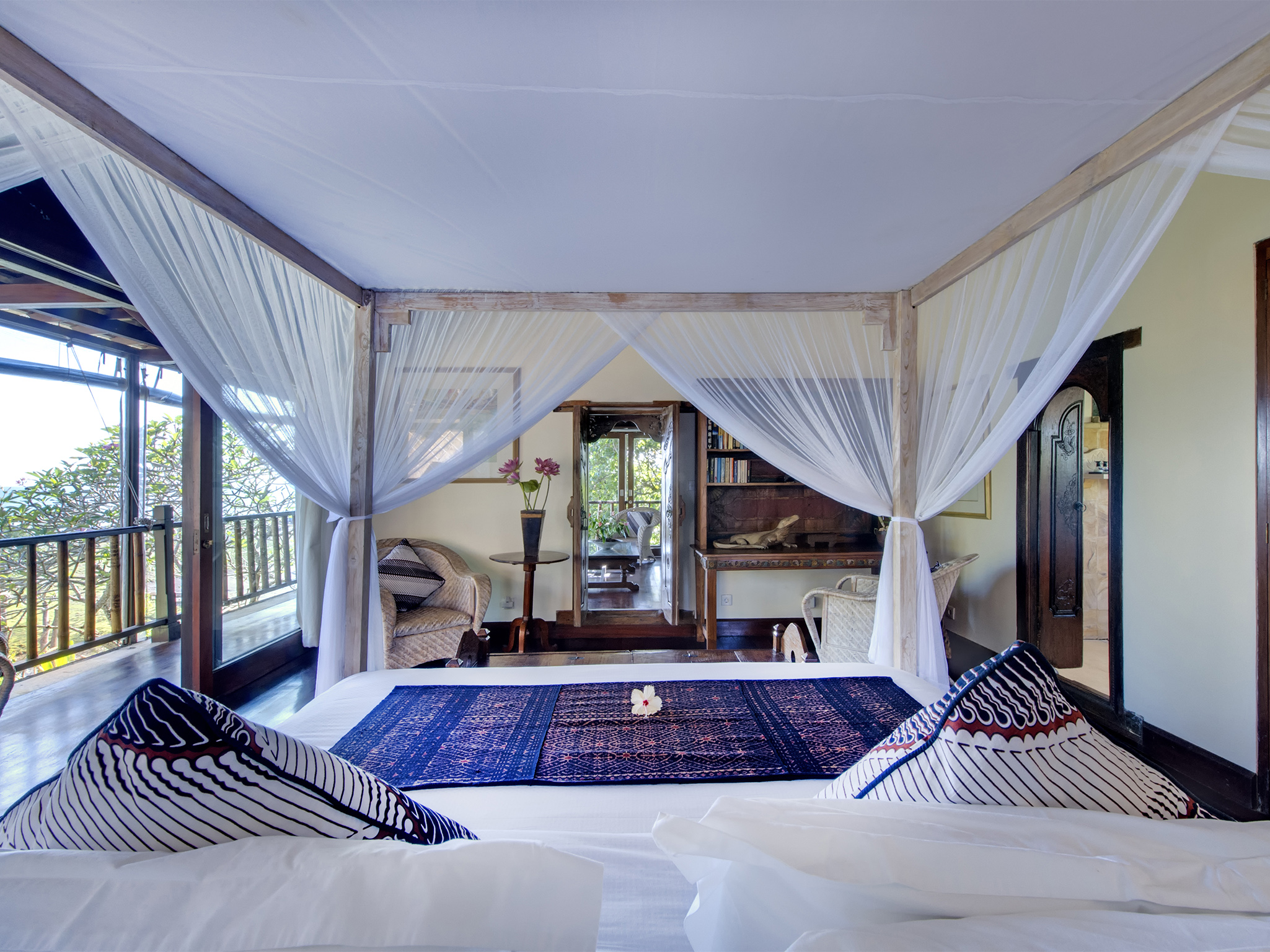 Villa Sungai Tinggi - Upstairs guest bedroom - Sungai Tinggi Beach Villa, Canggu, Bali